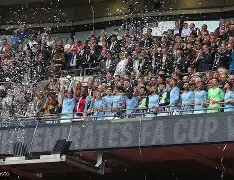 开云体育-包含足总杯转会期再迎强敌，皇家社会完成体检，主帅态度——压力陡增，资深球员宣示担当的词条