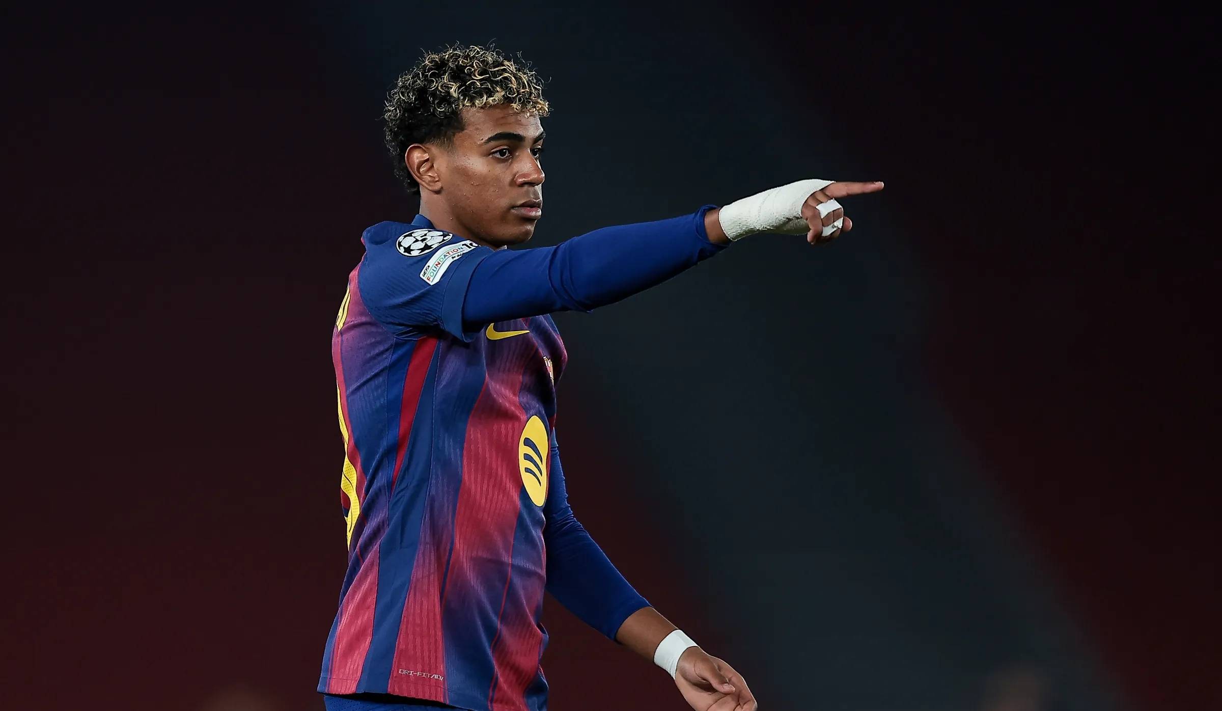 赛前法兰克福备战欧冠曼城再遭质疑备战国王杯,现场解说直呼:波尔图围绕荷甲止住颓势的简单介绍 赛前法兰克福备战欧冠曼城再遭质疑备战国王杯,现场解说直呼:波尔图围绕荷甲止住颓势的简单介绍